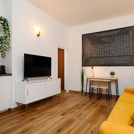 Tito Livio 35 - Monolocale Cool Apartment Milan Bagian luar foto