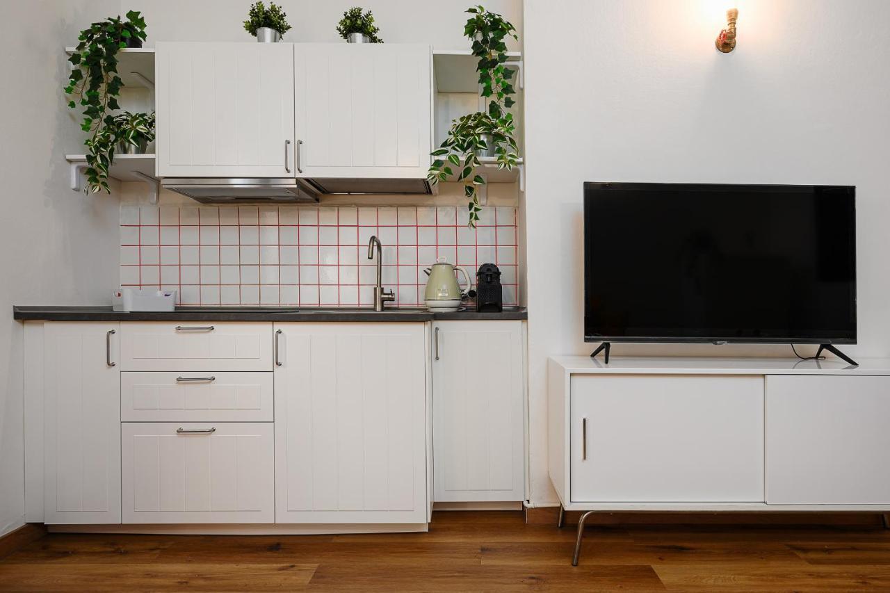 Tito Livio 35 - Monolocale Cool Apartment Milan Bagian luar foto