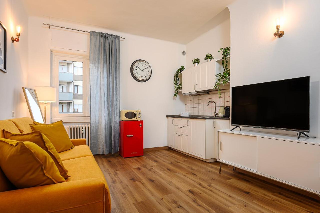 Tito Livio 35 - Monolocale Cool Apartment Milan Bagian luar foto